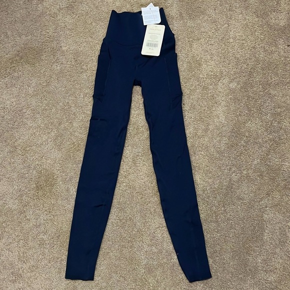 NWT Fabletics Leggings - Picture 1 of 6